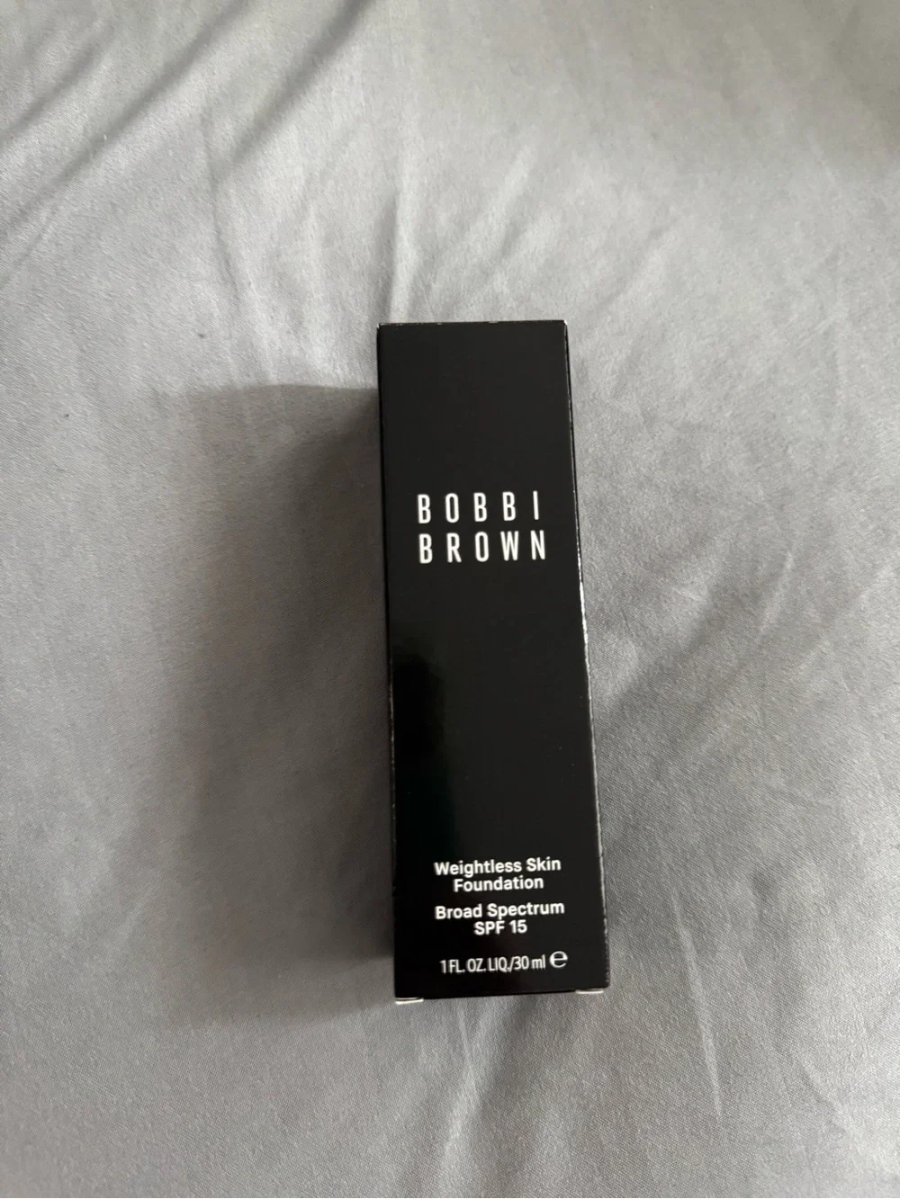 Bobbi Brown Weightless Skin Foundation - Cool Ivory C-026
